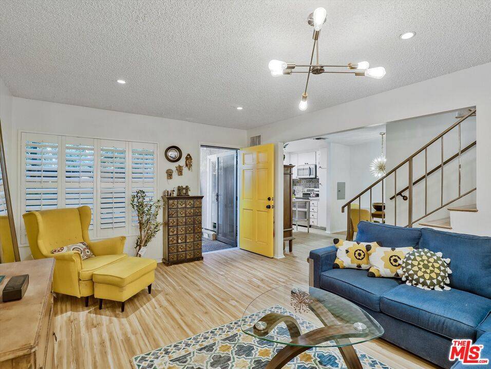 Van Nuys, CA 91405,7300 Lennox AVE #I-6