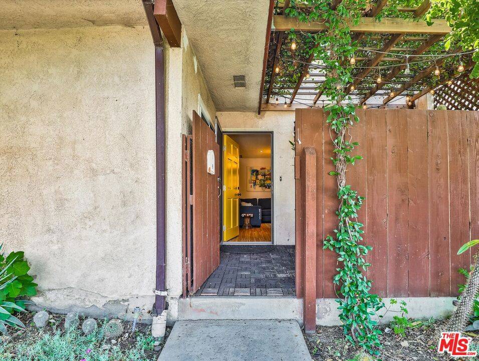 Van Nuys, CA 91405,7300 Lennox AVE #I-6