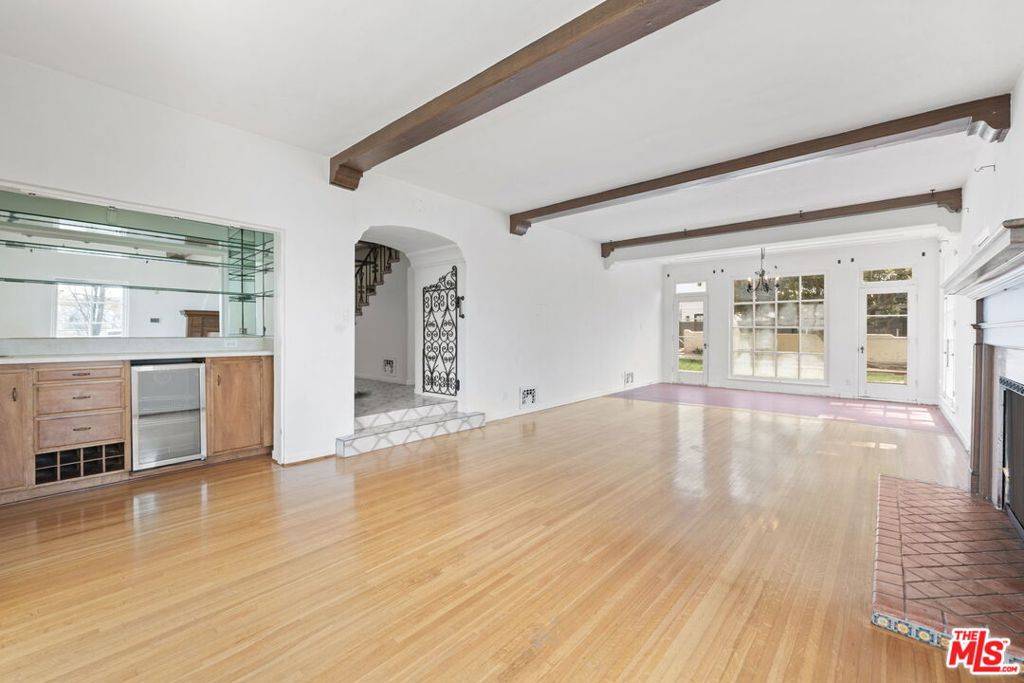 Pacific Palisades, CA 90272,720 Chapala DR