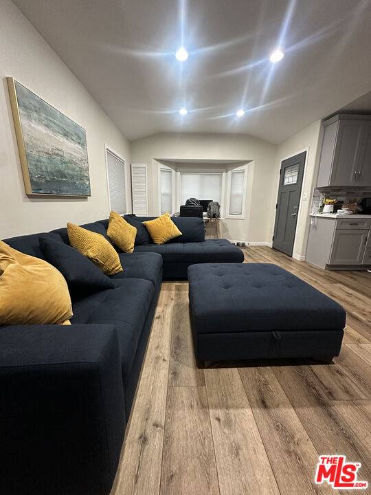 Los Angeles, CA 90022,352 Clela AVE