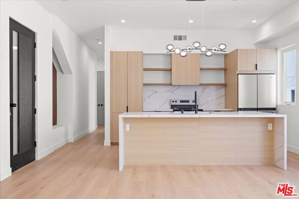 North Hollywood, CA 91601,5214 Satsuma AVE #1
