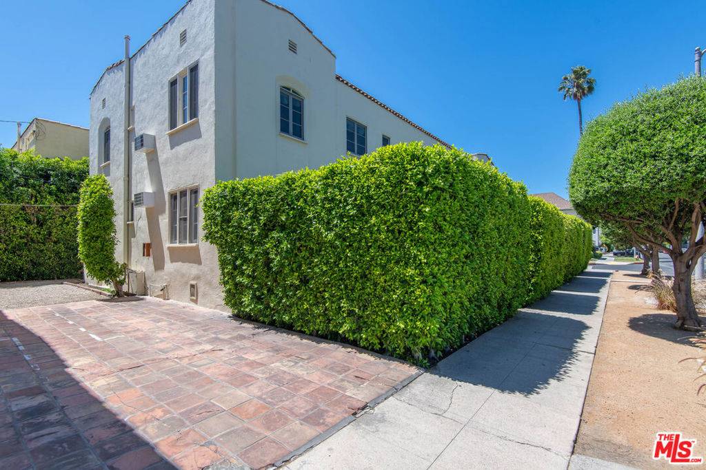 Los Angeles, CA 90036,7714 Rosewood AVE #7716