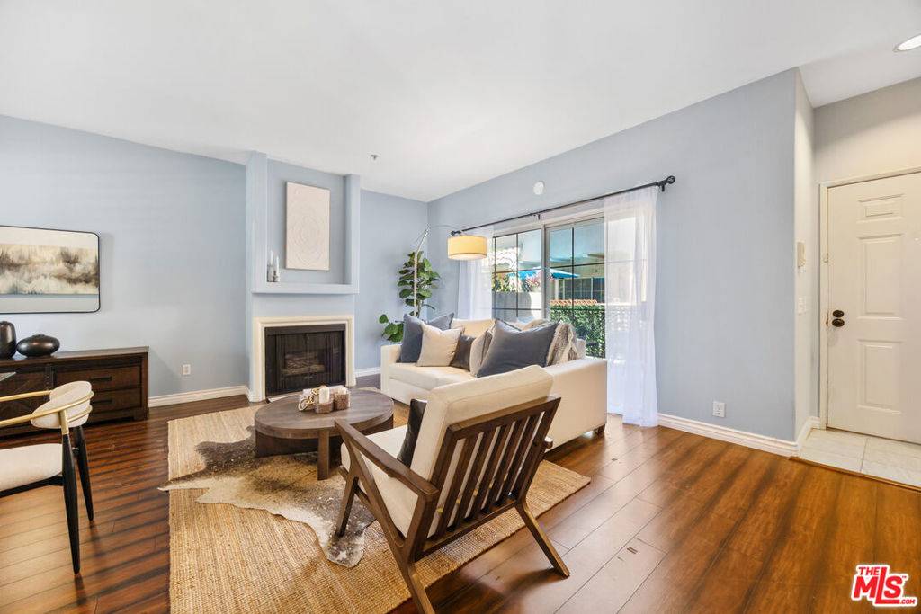 Sylmar, CA 91342,14365 Foothill BLVD #7