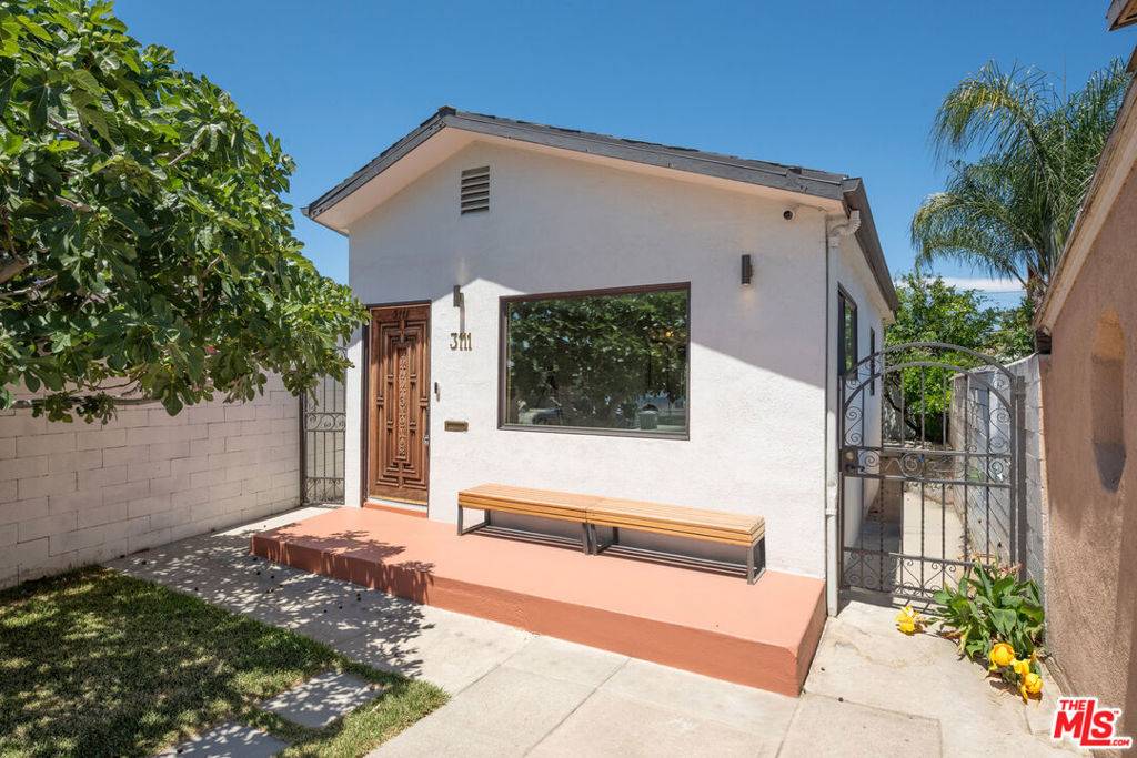 Los Angeles, CA 90039,3111 Glenhurst AVE