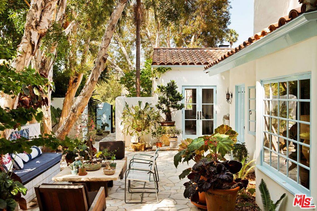 Santa Monica, CA 90402,462 Mesa RD