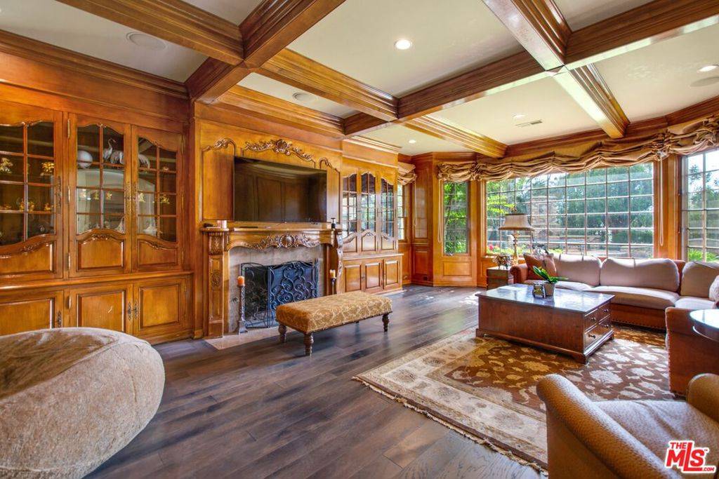 Calabasas, CA 91302,5541 Wellesley DR
