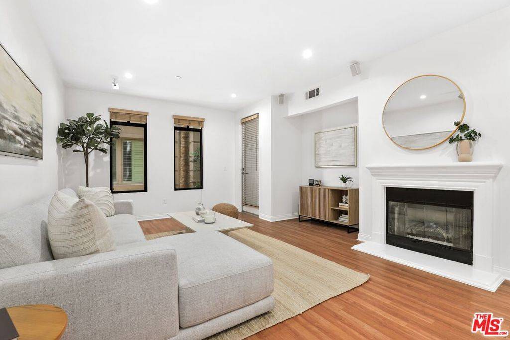 Playa Vista, CA 90094,5625 Crescent Pkwy #105