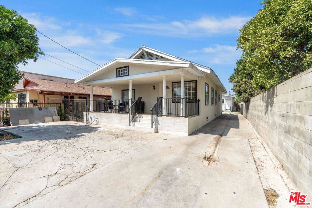 Los Angeles, CA 90011,1545 E 41st PL