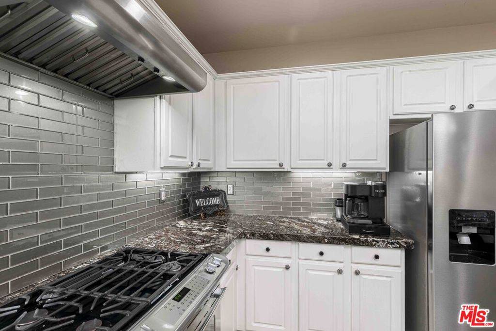 Bakersfield, CA 93312,217 Hollyhill DR