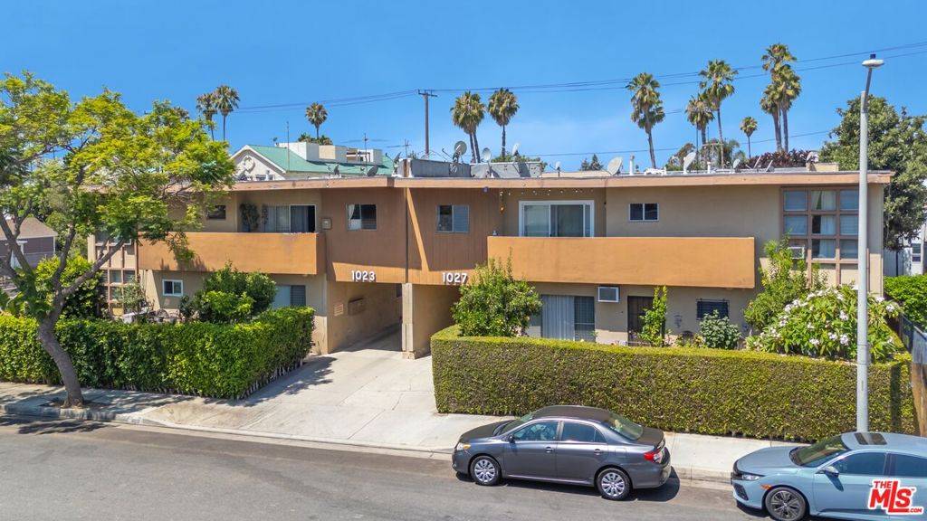 West Hollywood, CA 90046,1023 N Sierra Bonita AVE