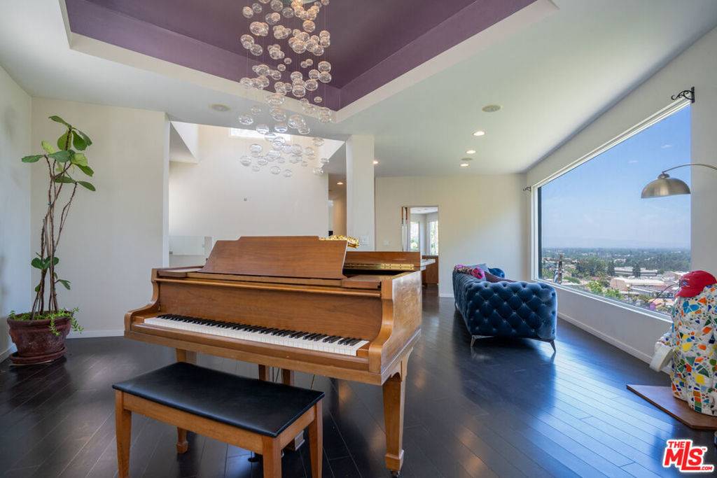 Studio City, CA 91604,3865 Buena Park DR