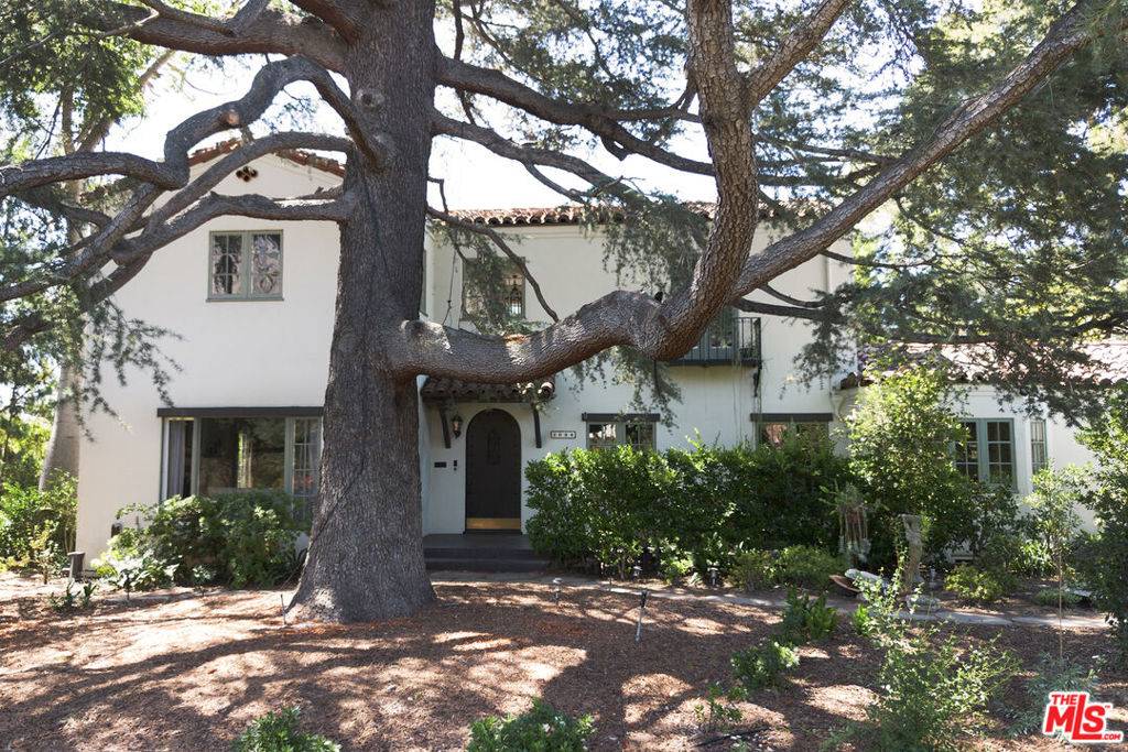 Altadena, CA 91001,2084 Meadowbrook RD