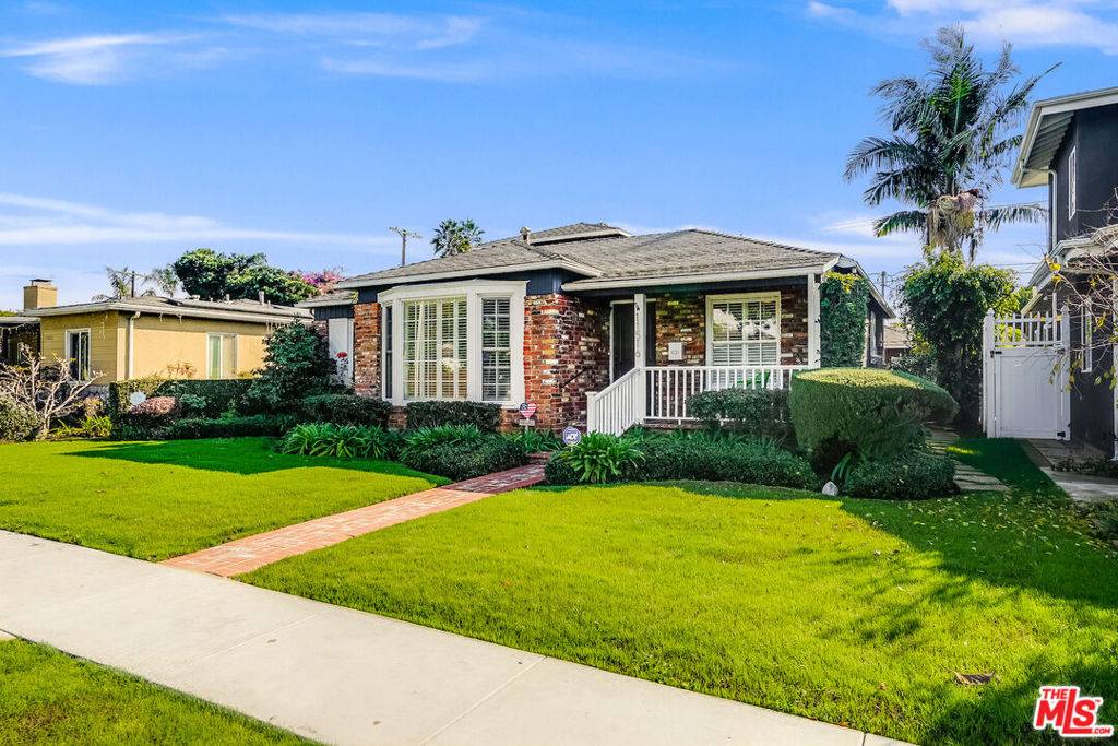 Los Angeles, CA 90064,11516 Clarkson RD