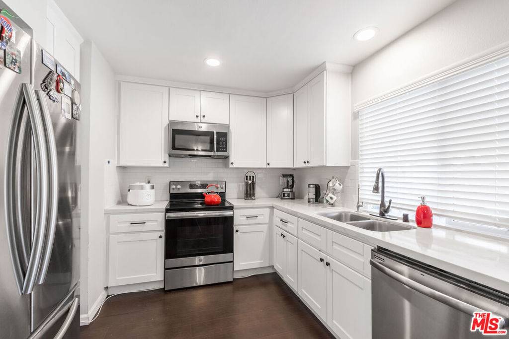 Stanton, CA 90680,11106 Emerson WAY