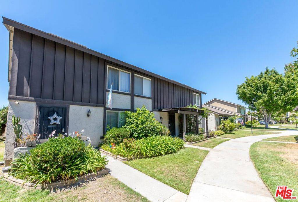 Stanton, CA 90680,11106 Emerson WAY