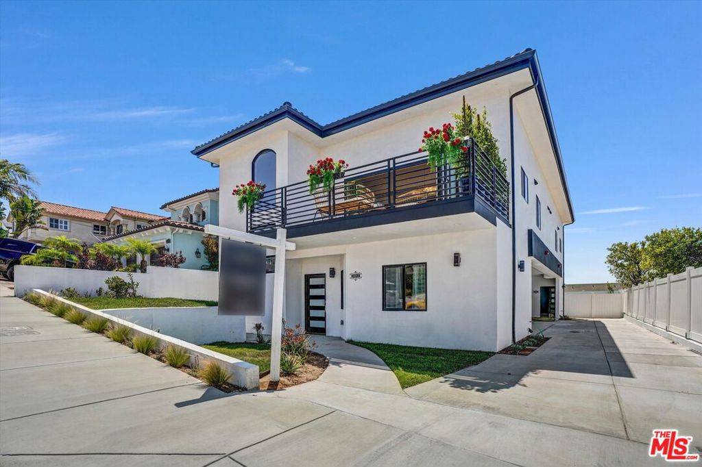 Redondo Beach, CA 90278,1902 Gates AVE