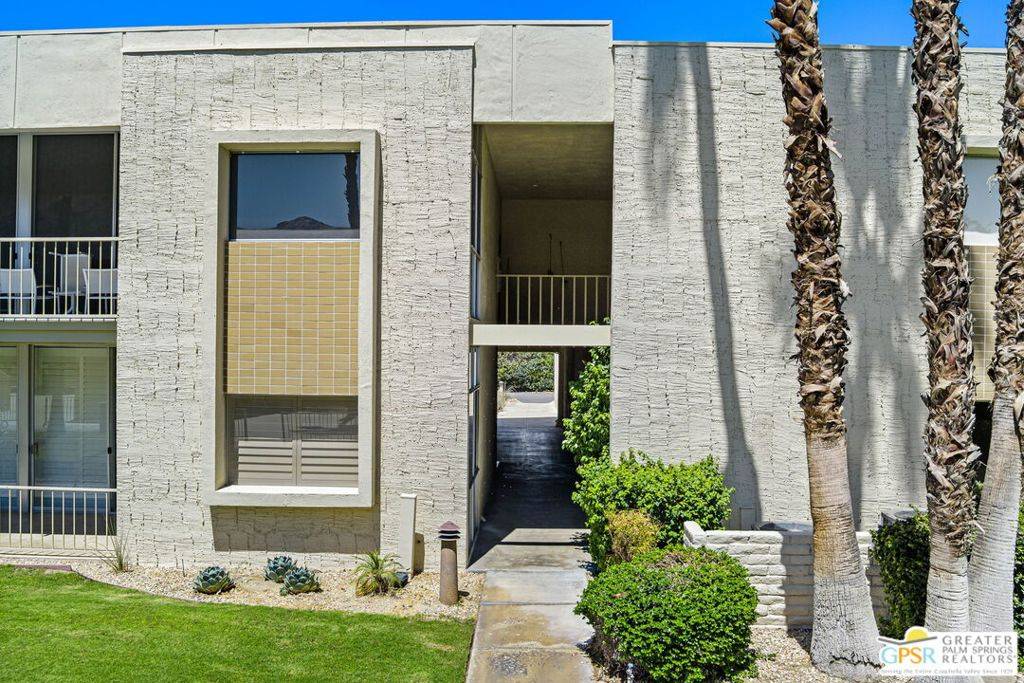 Palm Springs, CA 92264,493 Desert Lakes DR
