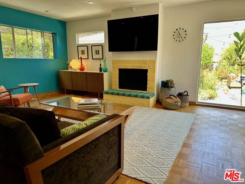 Los Angeles, CA 90066,12779 Brooklake ST