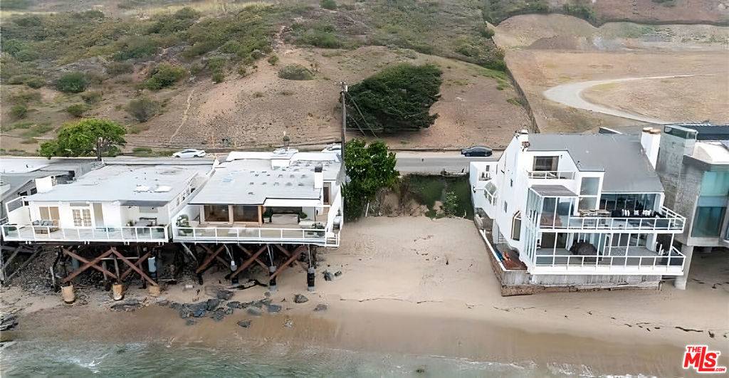 Malibu, CA 90265,24208 Malibu RD