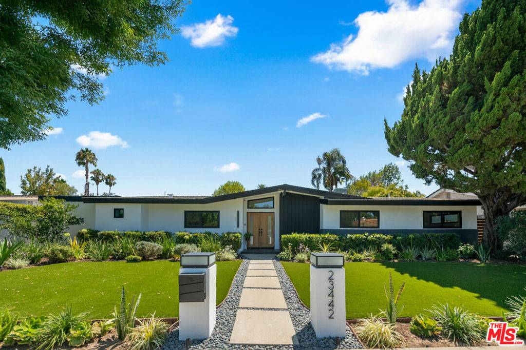 Woodland Hills, CA 91367,23442 Burbank BLVD
