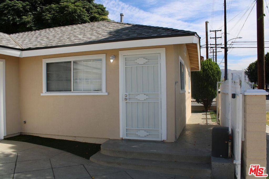 San Fernando, CA 91340,1402 Celis ST