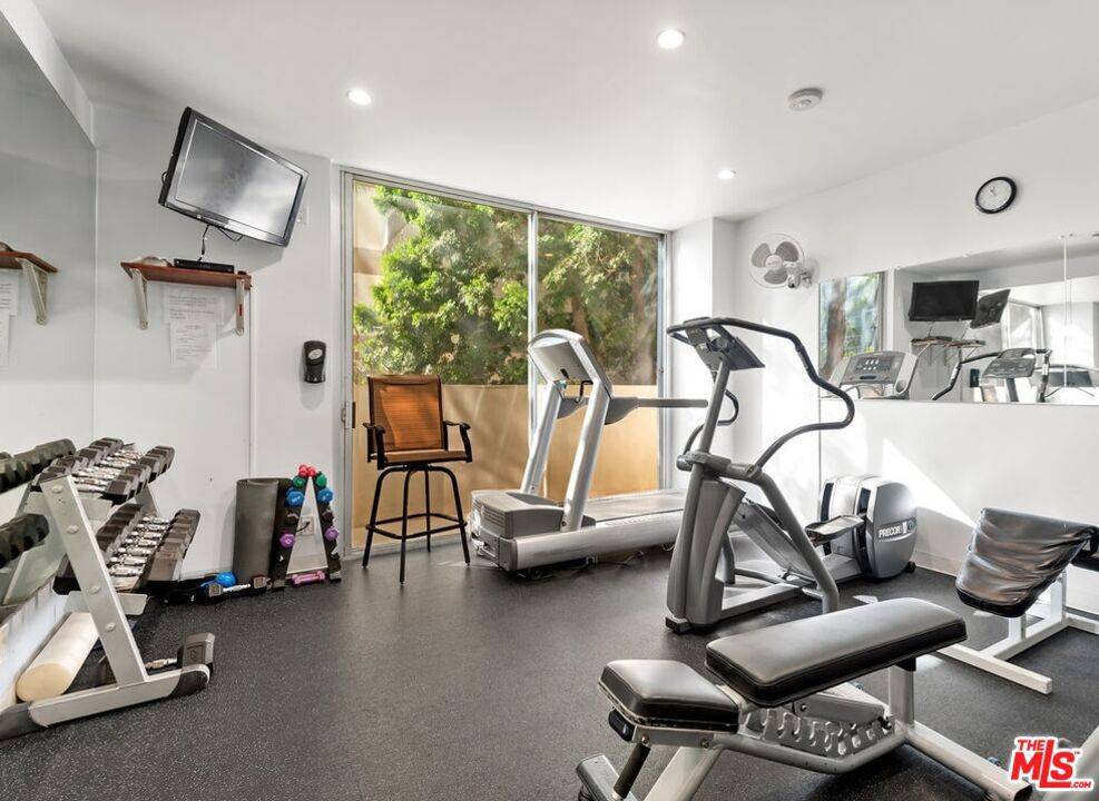 Los Angeles, CA 90024,10433 Wilshire BLVD #808