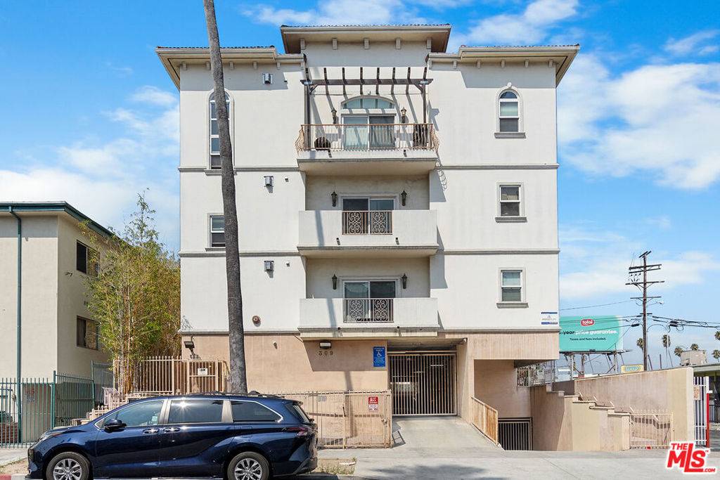 Los Angeles, CA 90020,309 S Mariposa AVE #301