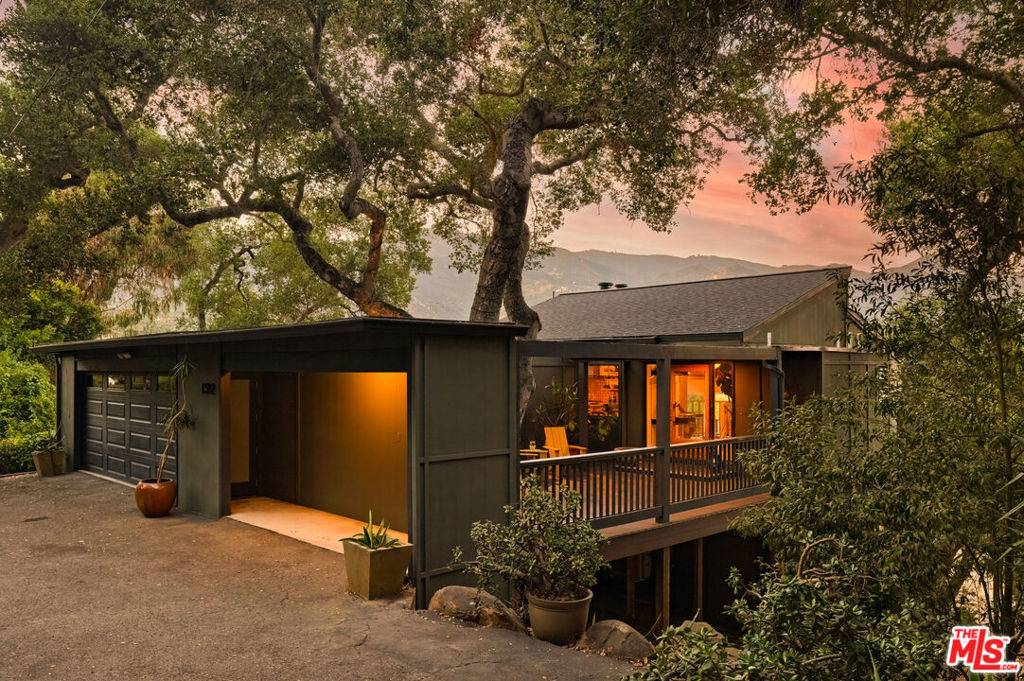 Santa Barbara, CA 93103,1512 Hillcrest RD