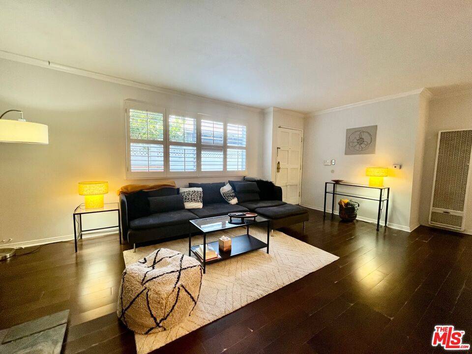 Santa Monica, CA 90403,828 5th ST #2