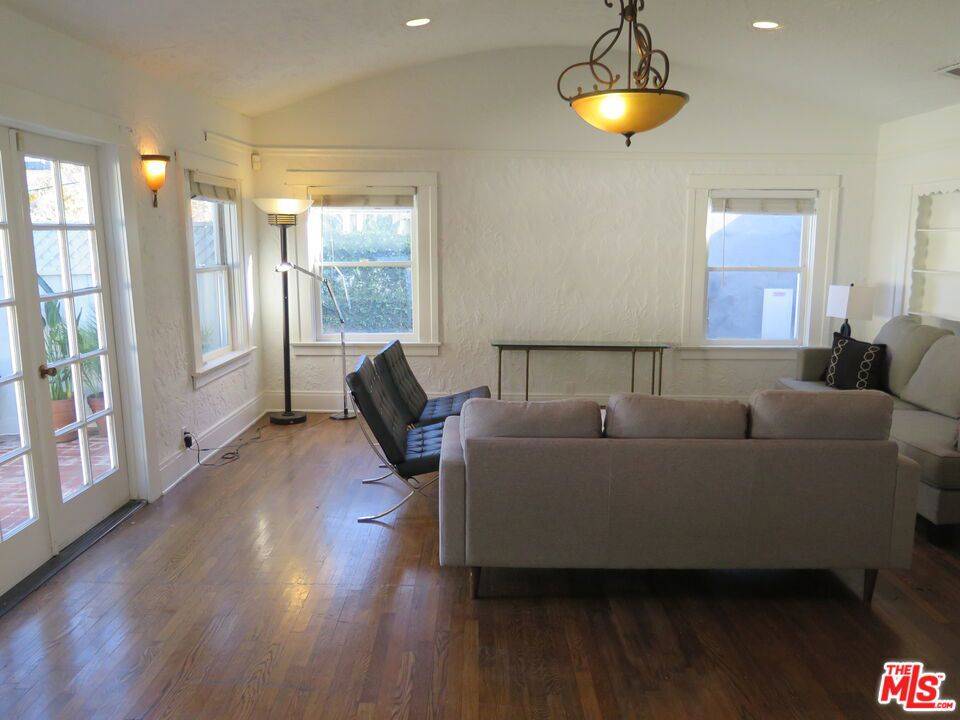 Santa Monica, CA 90404,1444 Yale ST
