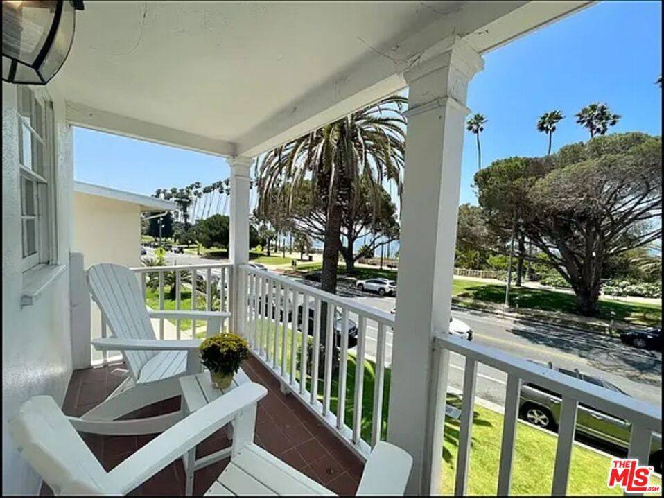 Santa Monica, CA 90402,423 Ocean AVE #15