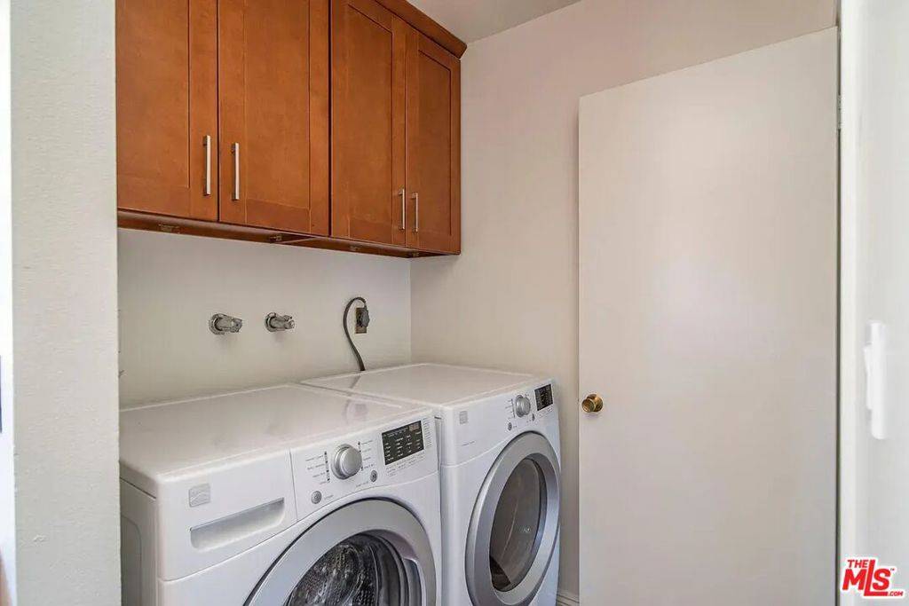 Tarzana, CA 91356,18110 Killion ST #5