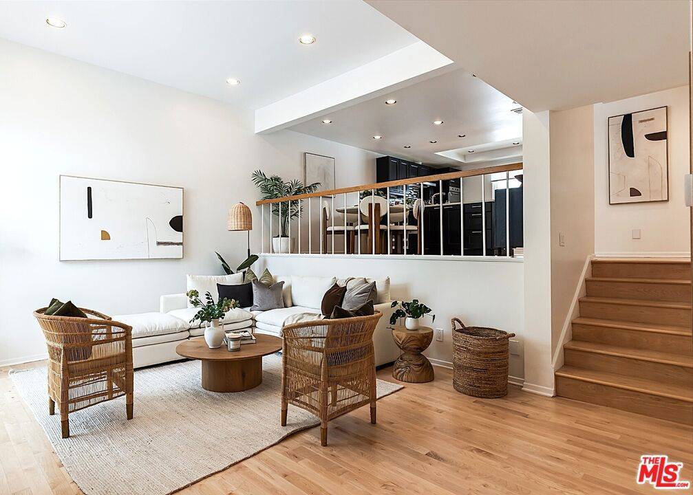 Marina Del Rey, CA 90292,13230 Fiji WAY #B