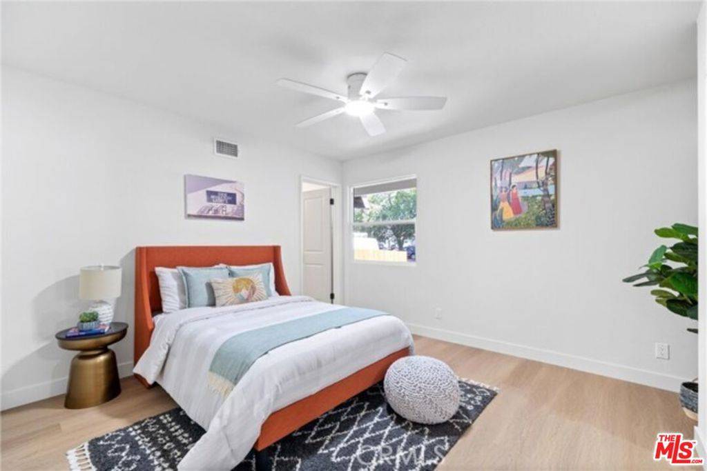 West Hills, CA 91307,24155 Kittridge ST