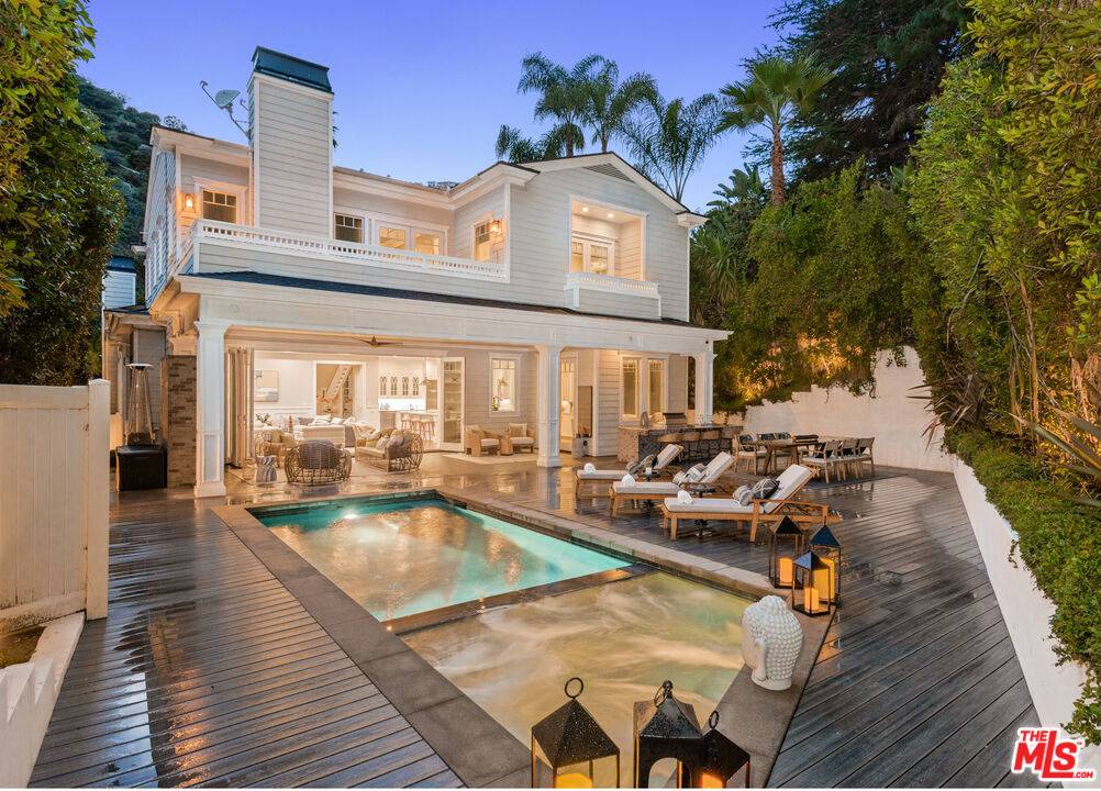 Los Angeles, CA 90046,1836 Laurel Canyon BLVD #2