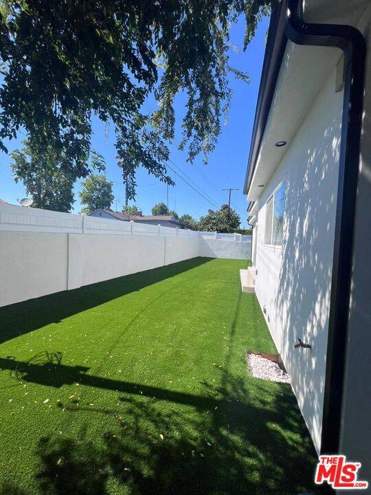 North Hollywood, CA 91605,7667 Beeman AVE