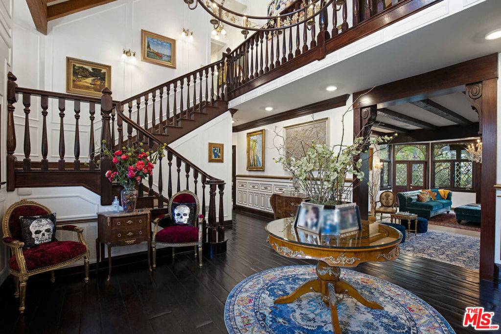 Studio City, CA 91604,11247 BRIARCLIFF LN