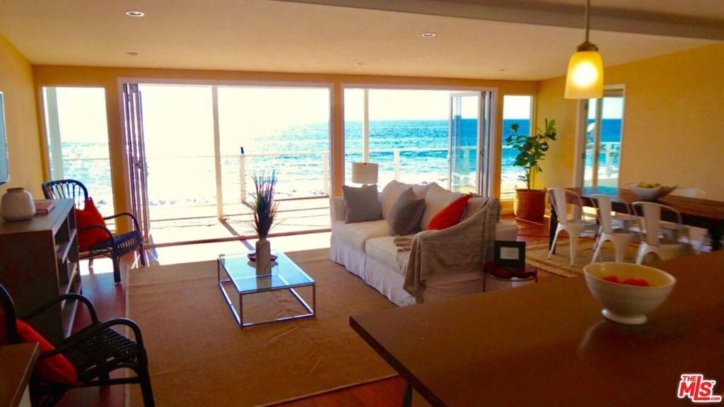 Malibu, CA 90265,25164 MALIBU RD #FrontHouse