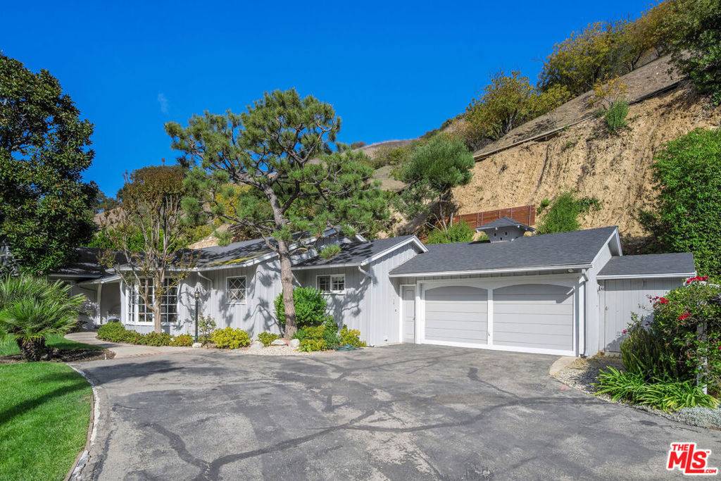 Sherman Oaks, CA 91423,3520 Longridge AVE