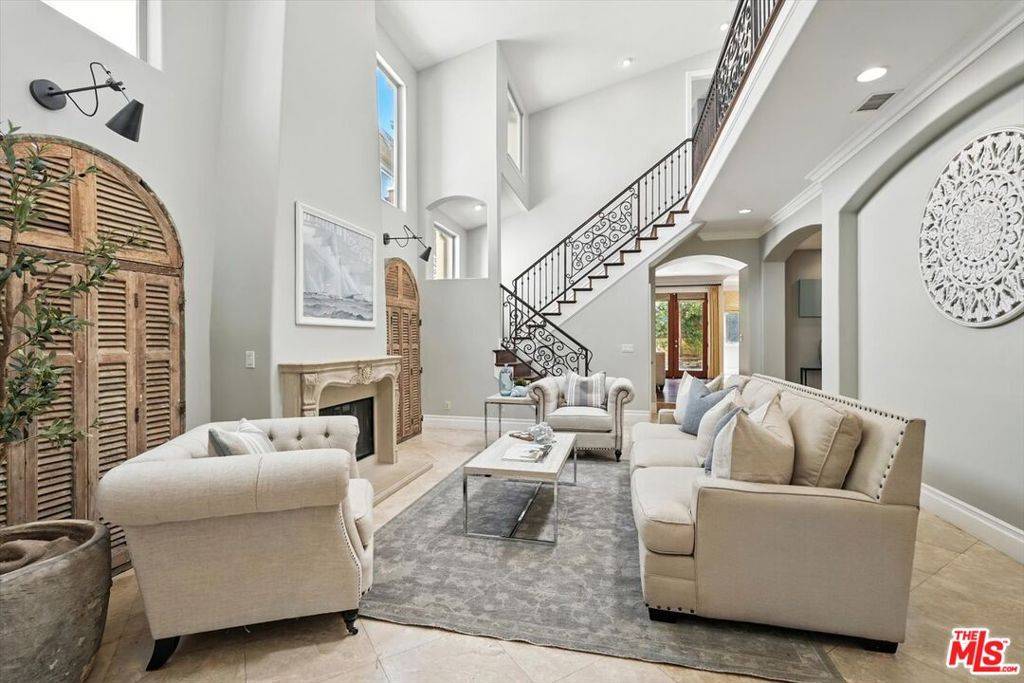 Manhattan Beach, CA 90266,3200 Elm AVE