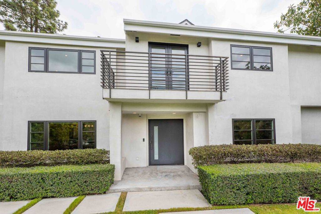 Los Angeles, CA 90005,602 S Lucerne BLVD