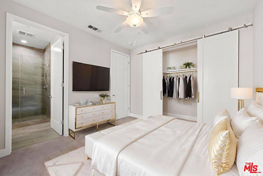 Calabasas, CA 91302,4393 Paxton Place