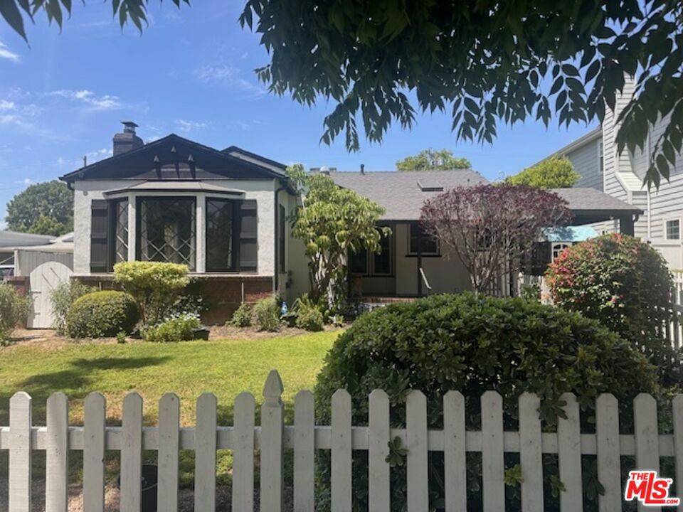 North Hollywood, CA 91602,4715 Camellia AVE