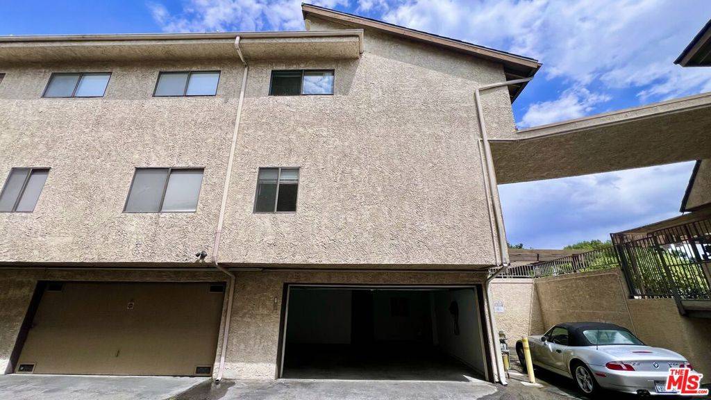 Van Nuys, CA 91405,15061 Sherman WAY #A