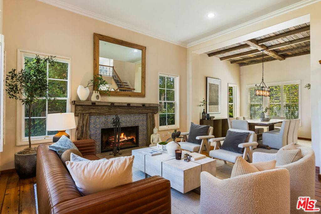 Woodland Hills, CA 91367,5985 Vista De La Luz