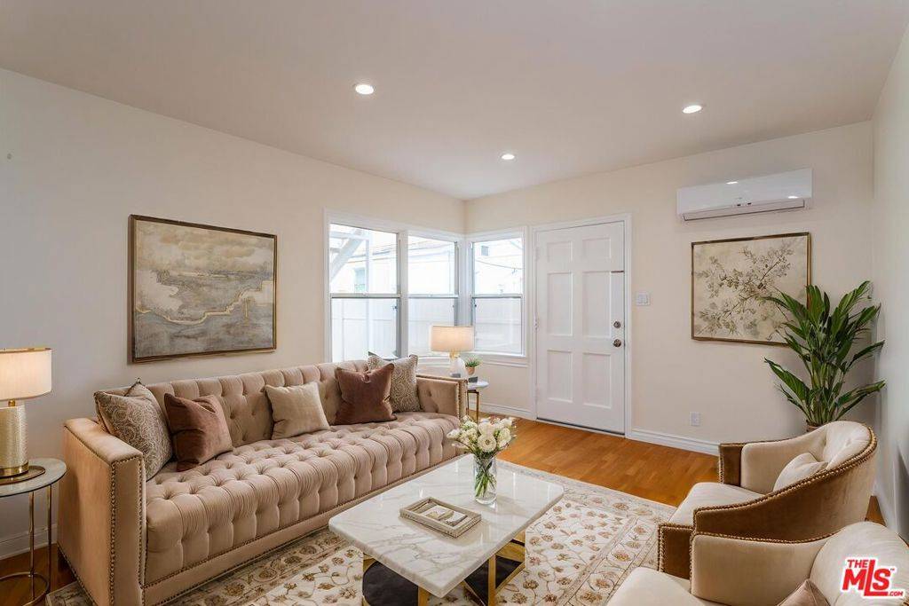 Glendale, CA 91204,200 W Palmer AVE #B