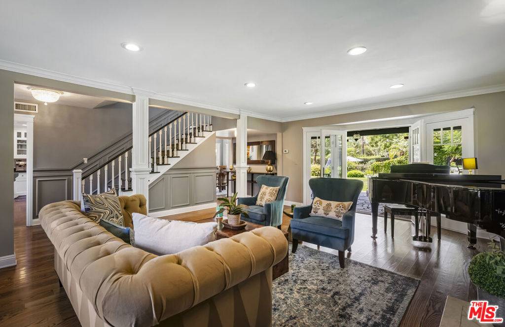 Altadena, CA 91001,2555 N Altadena DR