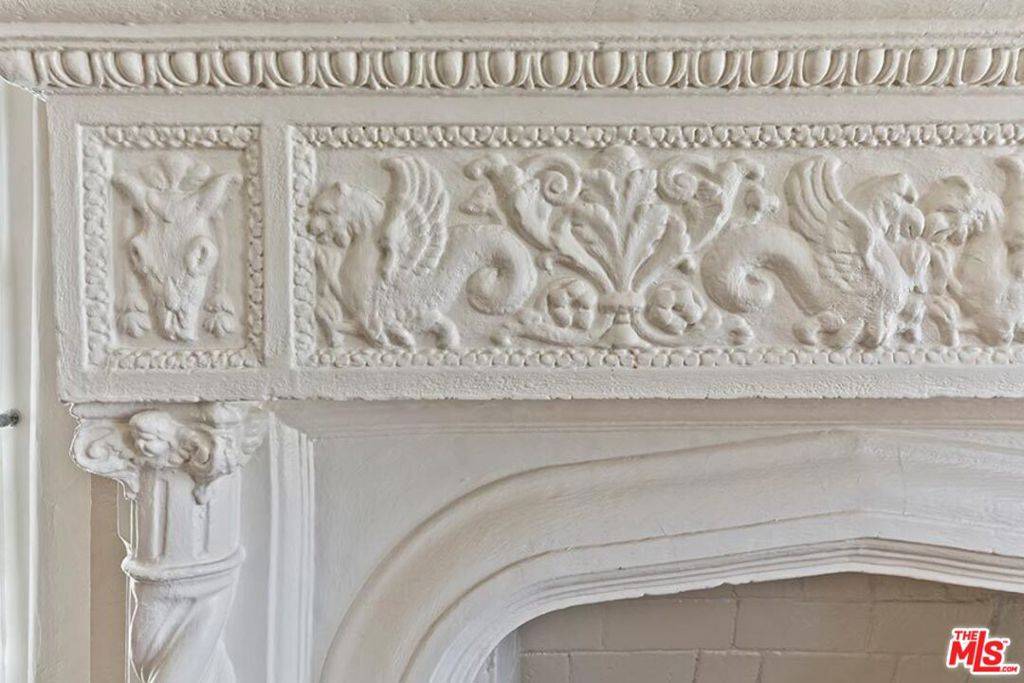 Los Angeles, CA 90046,830 N Spaulding AVE