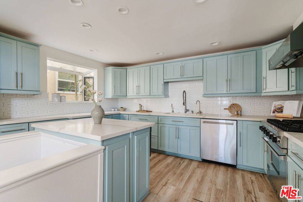 Marina Del Rey, CA 90292,131 Galleon ST #2