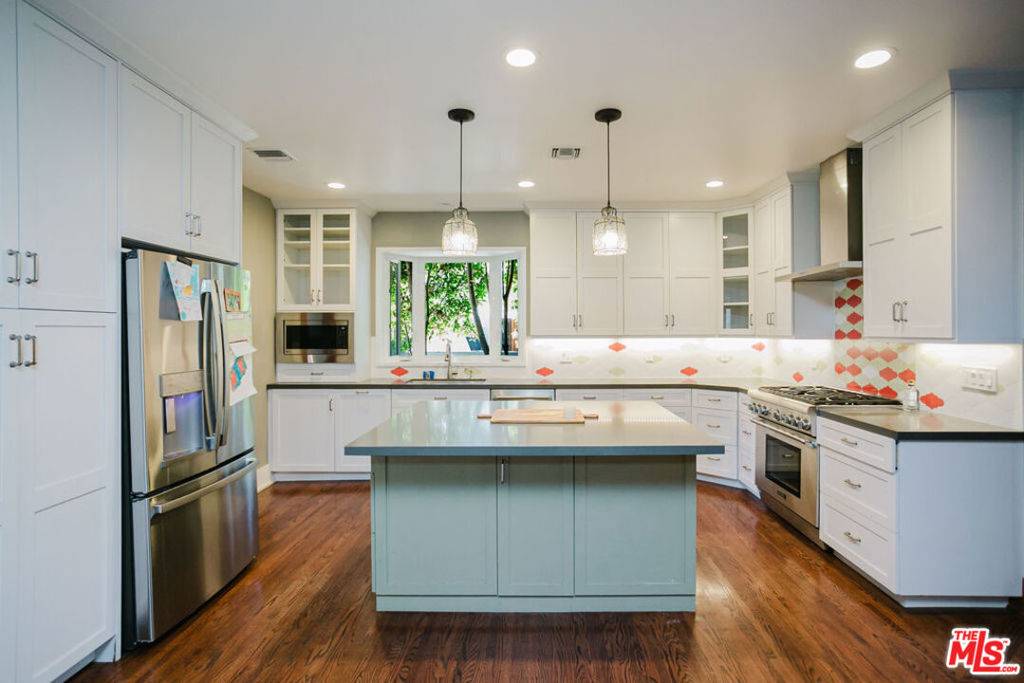 Sherman Oaks, CA 91423,13239 Addison ST